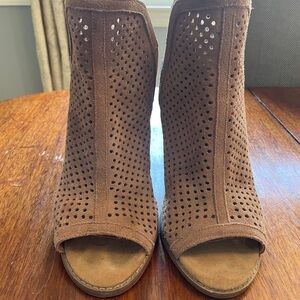 Lucky Brand Larise Ankle Booties